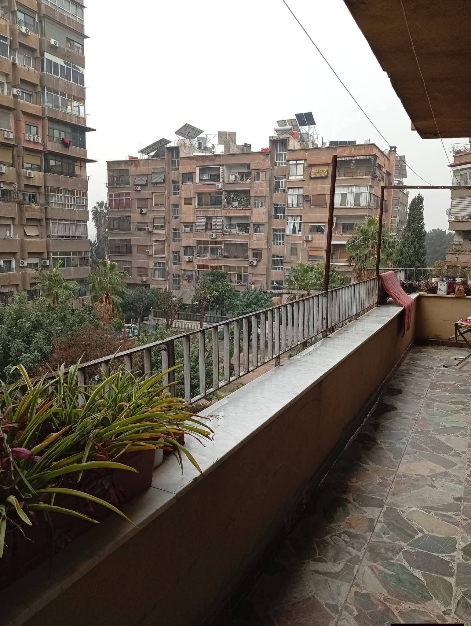 شقة 3 غرف 1 صالات 170م² طابق 2 للبيع