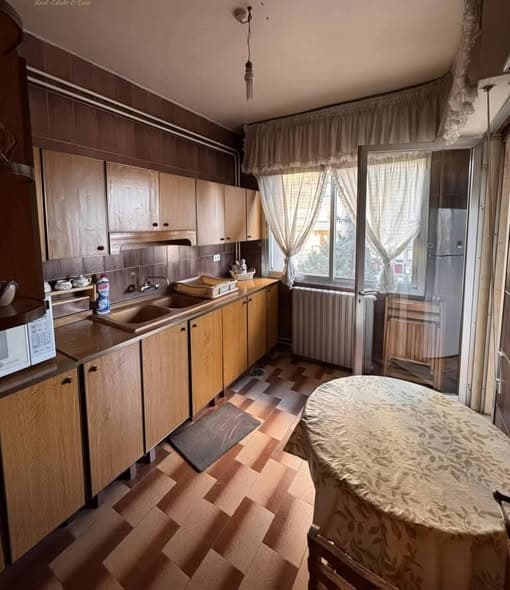 شقة 2 غرف 1 صالات 140م² طابق 3 مع فرش للإيجار