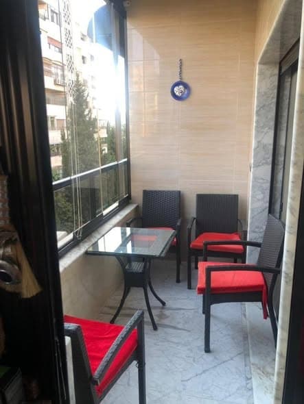 شقة 3 غرف 2 صالات 200م² طابق 3 مع فرش للإيجار