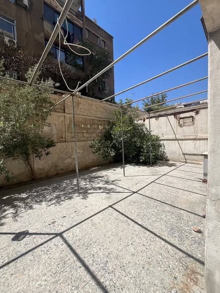 شقة 2 غرف 1 صالات 75م² أرضي للبيع