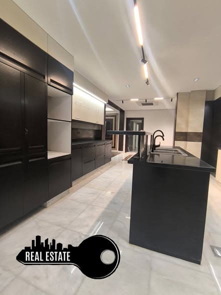 شقة 3 غرف 3 صالات 500م² للبيع