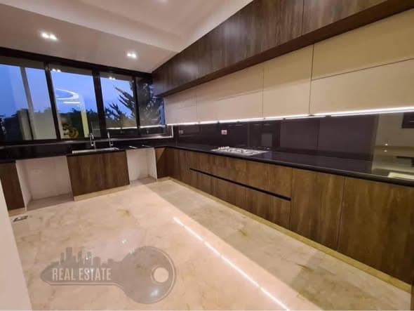 شقة 4 غرف 1 صالات 235م² طابق 4 للبيع