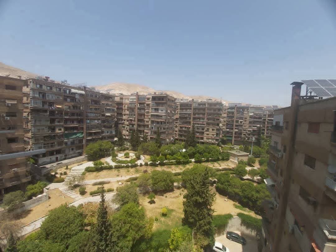 شقة 5 غرف 3 صالات 240م² طابق 3 للبيع