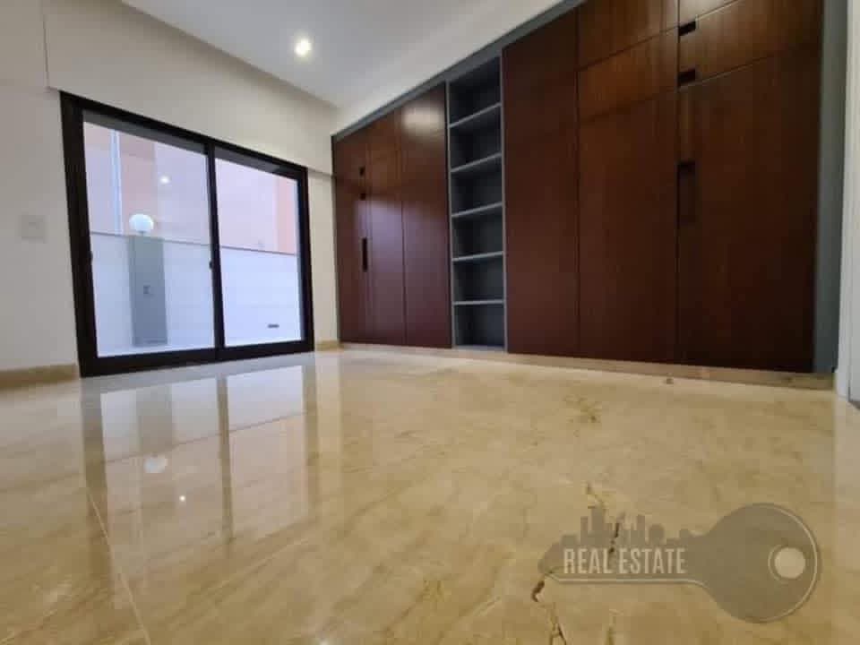 شقة 4 غرف 1 صالات 235م² طابق 4 للبيع