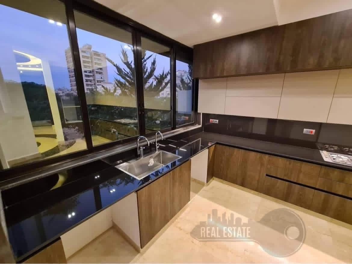 شقة 4 غرف 1 صالات 235م² طابق 4 للبيع