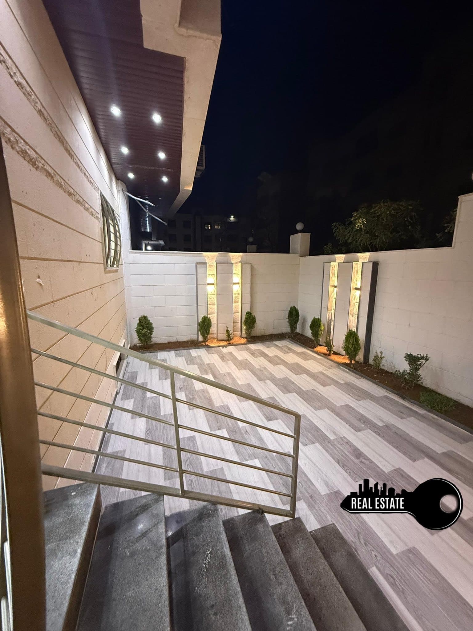 شقة 2 غرف 1 صالات 115م² أرضي للبيع