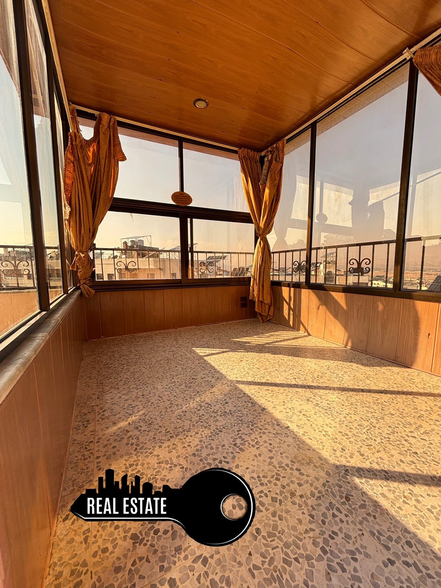 شقة 2 غرف 1 صالات 170م² طابق 3 للبيع