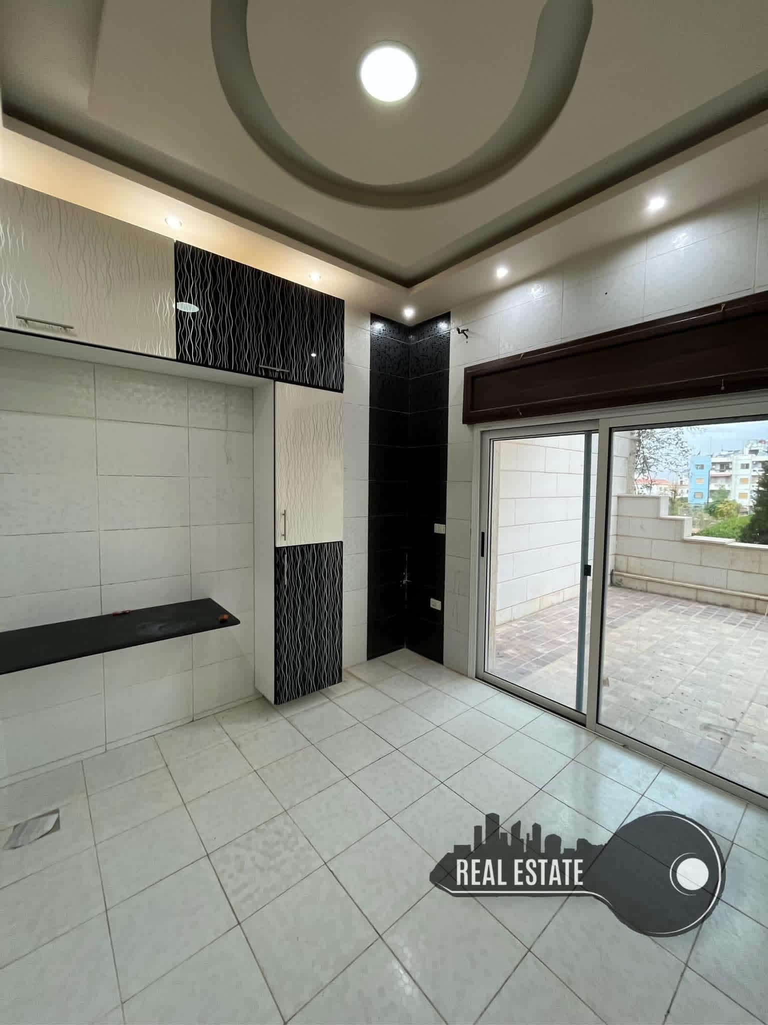 شقة 4 غرف 1 صالات 150م² أرضي مع فرش للبيع