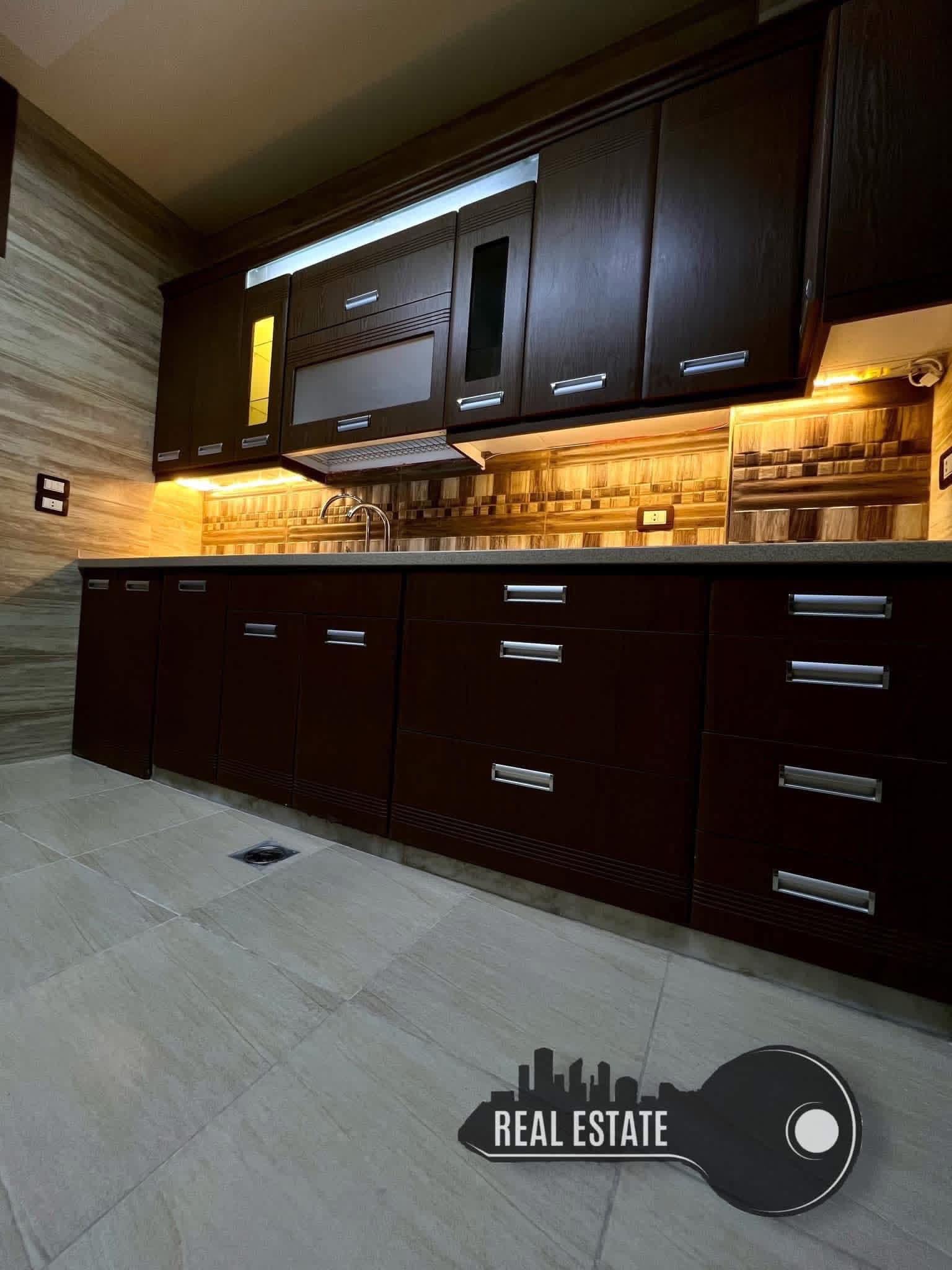 شقة 3 غرف 1 صالات 120م² طابق 3 للبيع