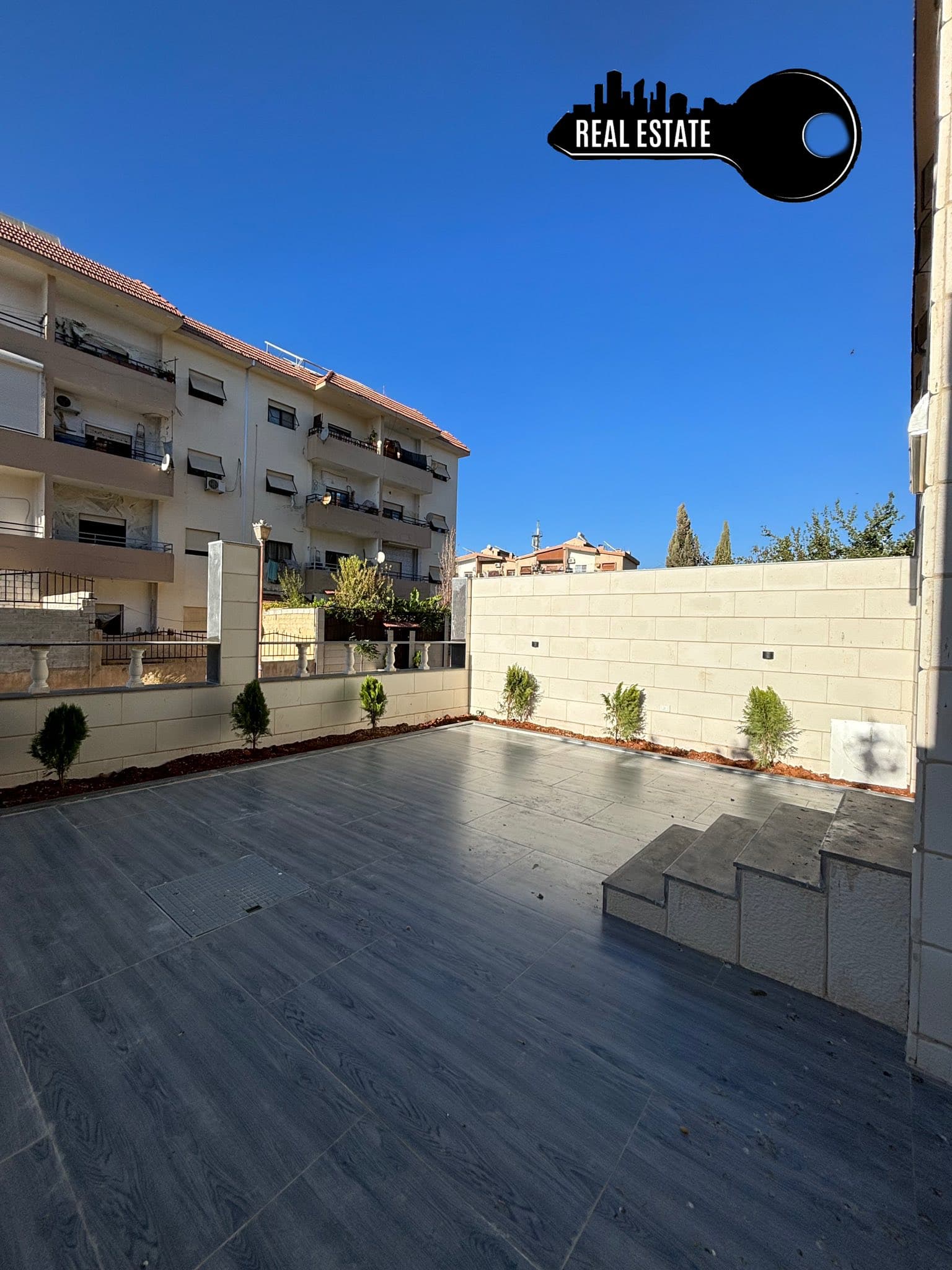 شقة 2 غرف 1 صالات 90م² أرضي للبيع