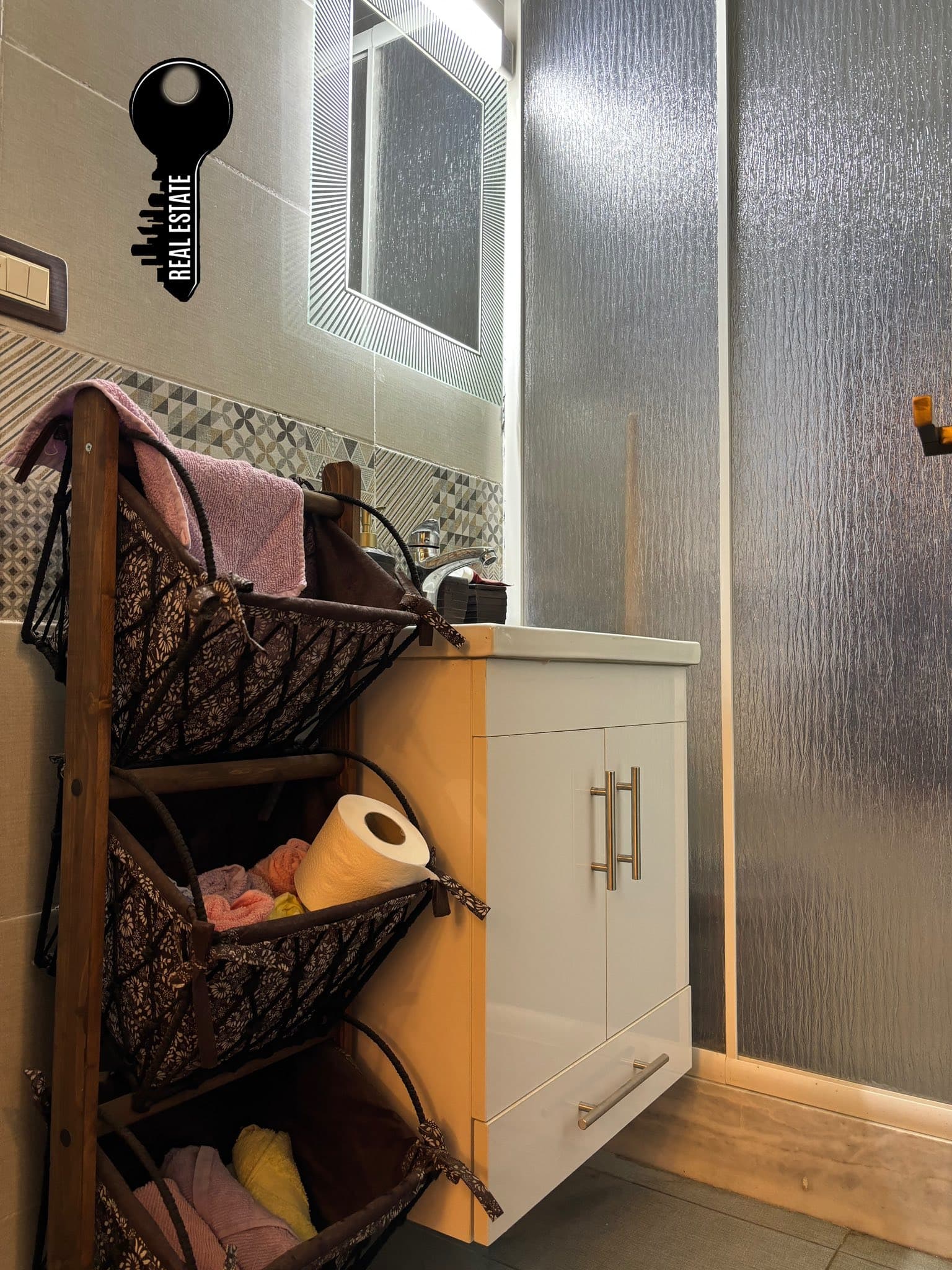 شقة 2 غرف 1 صالات 100م² أرضي للبيع