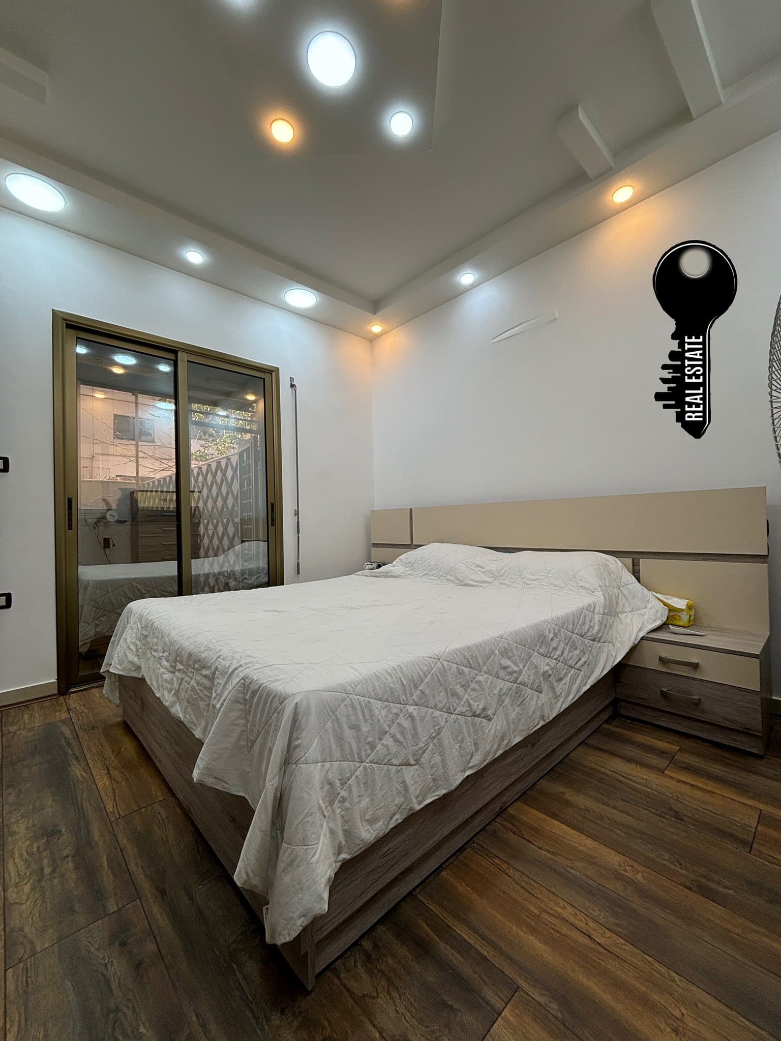 شقة 2 غرف 1 صالات 100م² أرضي للبيع