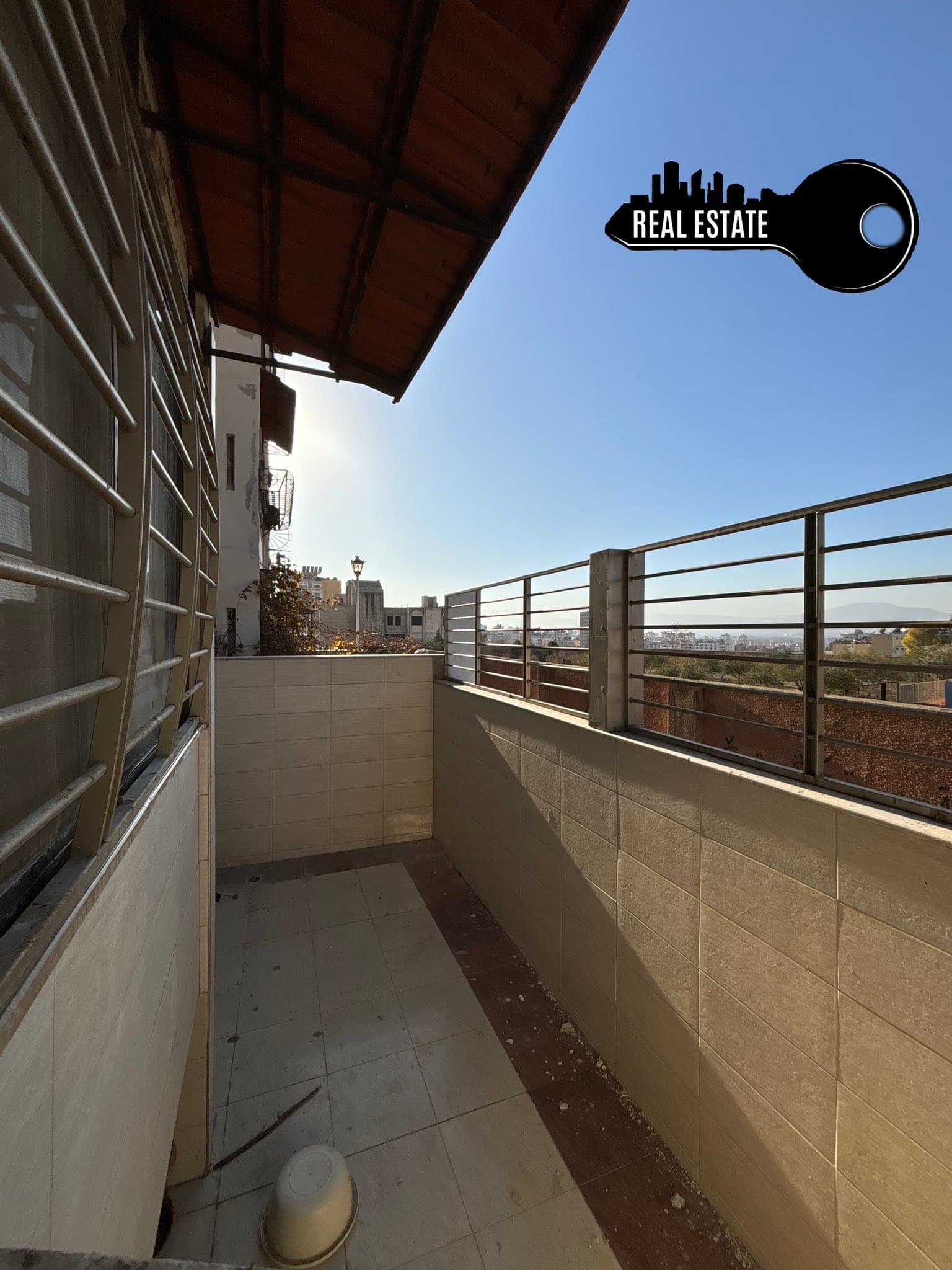 شقة 2 غرف 1 صالات 100م² أرضي للبيع