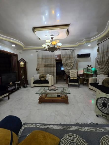 شقة 8 غرف 2 صالات 600م² أرضي للبيع