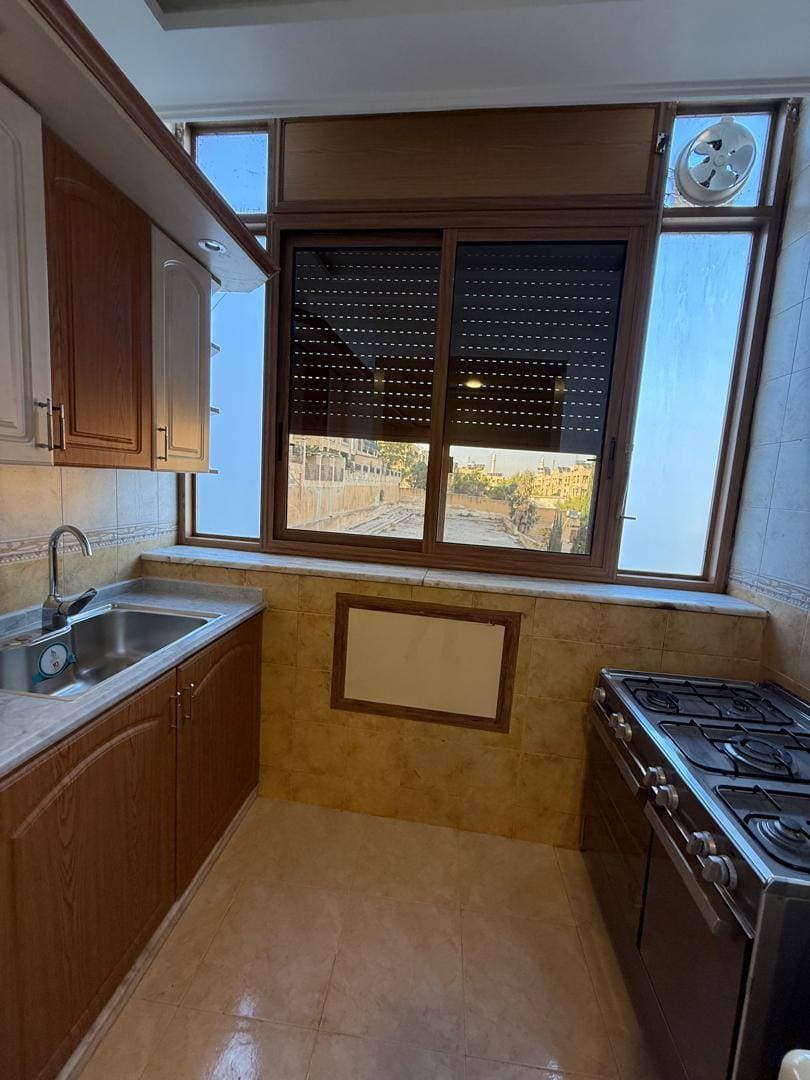 شقة 5 غرف 1 صالات 220م² طابق 2 للبيع