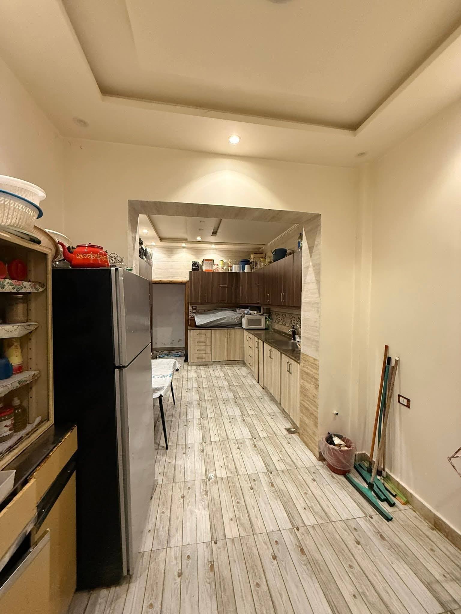 شقة 7 غرف 1 صالات 300م² للبيع