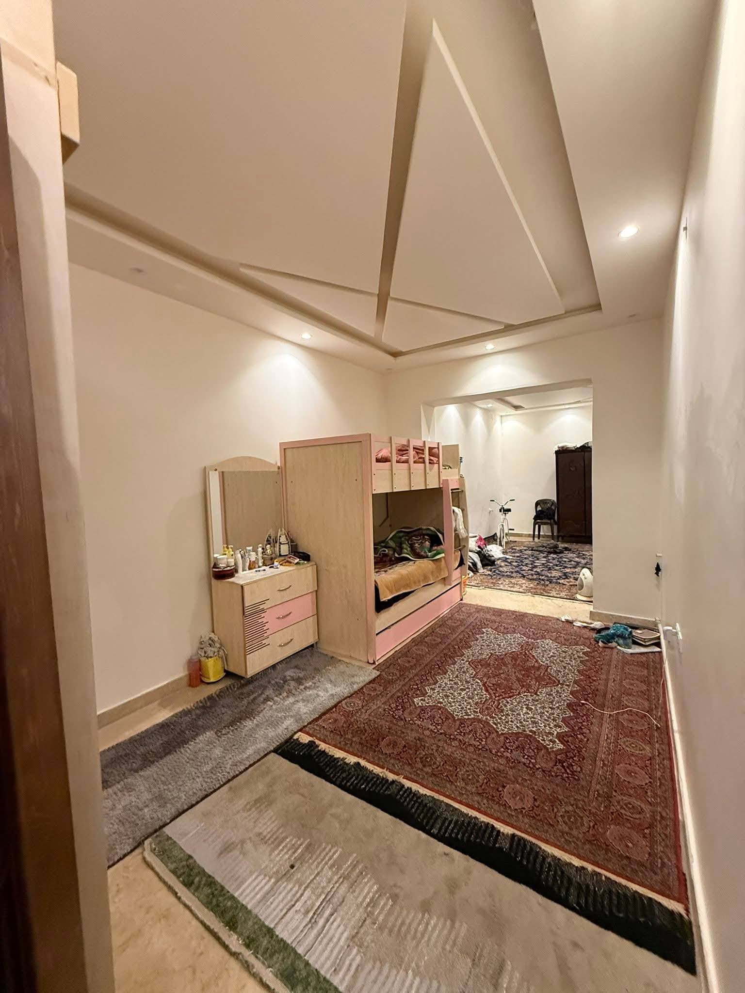 شقة 7 غرف 1 صالات 300م² للبيع