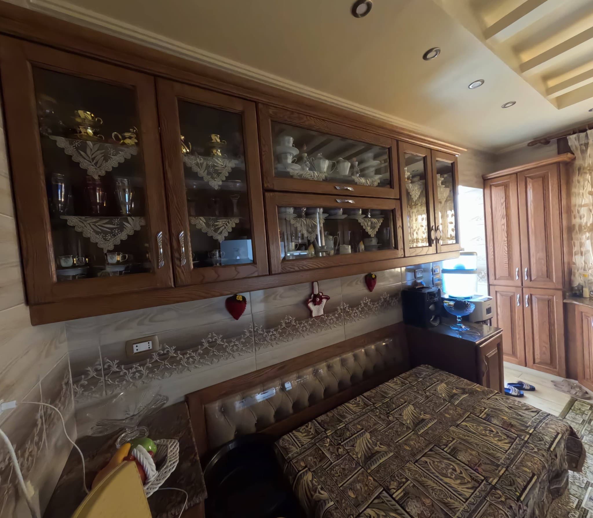 شقة 6 غرف 1 صالات 250م² طابق 1 للبيع