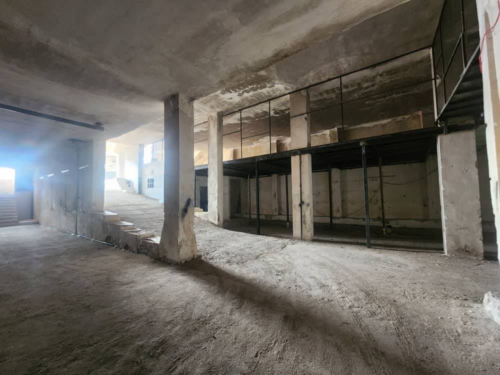 محل 850م² للبيع