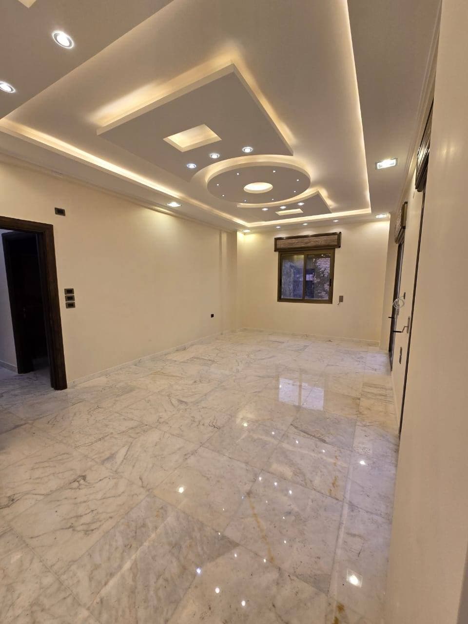 شقة 5 غرف 1 صالات 180م² طابق 1 للبيع