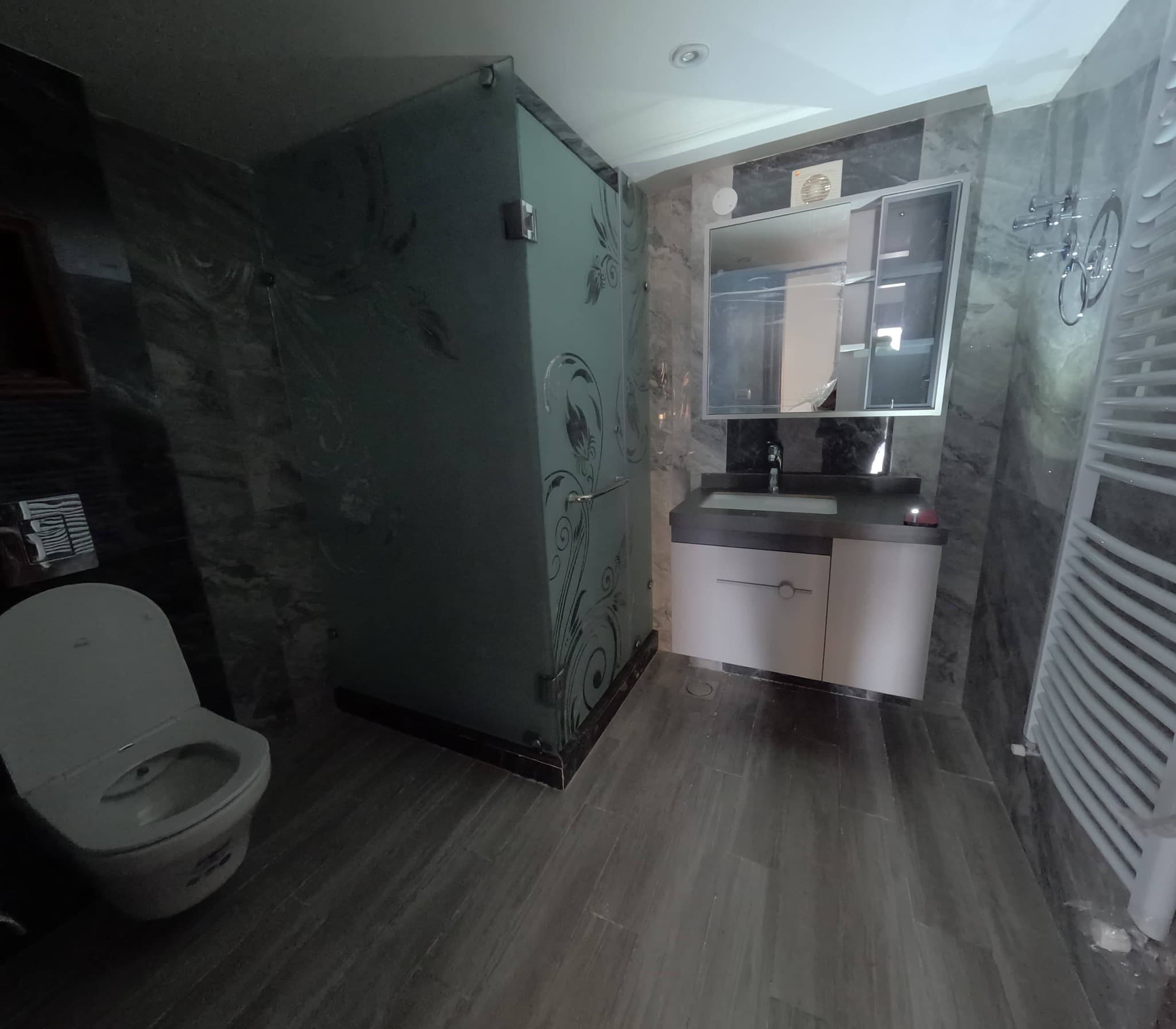 شقة 6 غرف 1 صالات 280م² طابق 4 للبيع