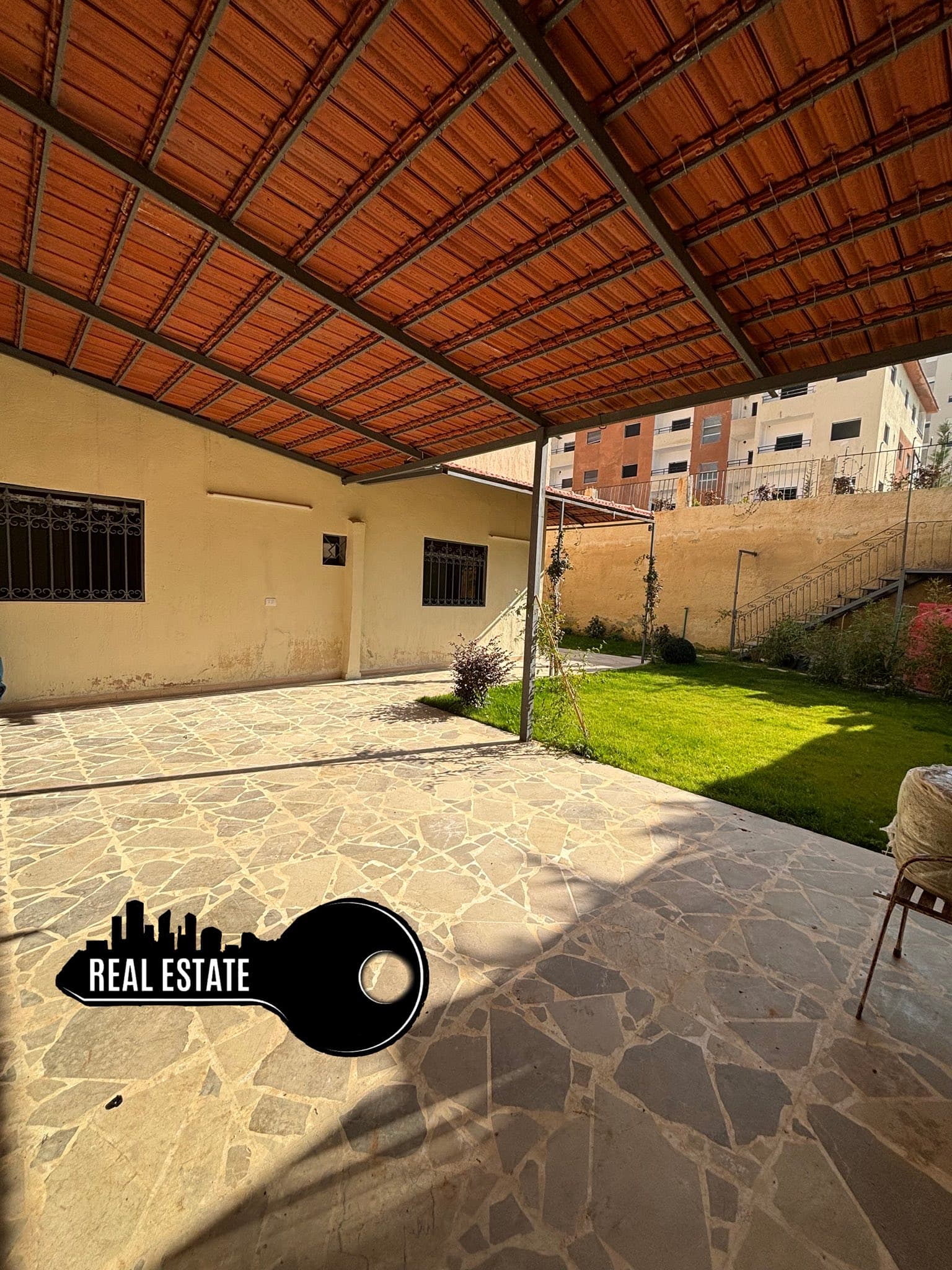 شقة 2 غرف 1 صالات 90م² أرضي مع فرش للبيع