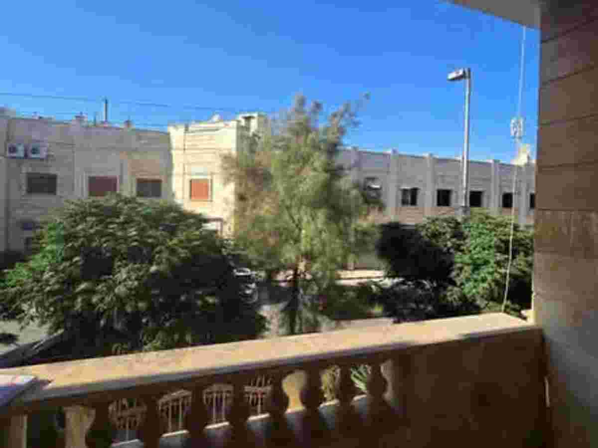 شقة 6 غرف طابق 1 للإيجار