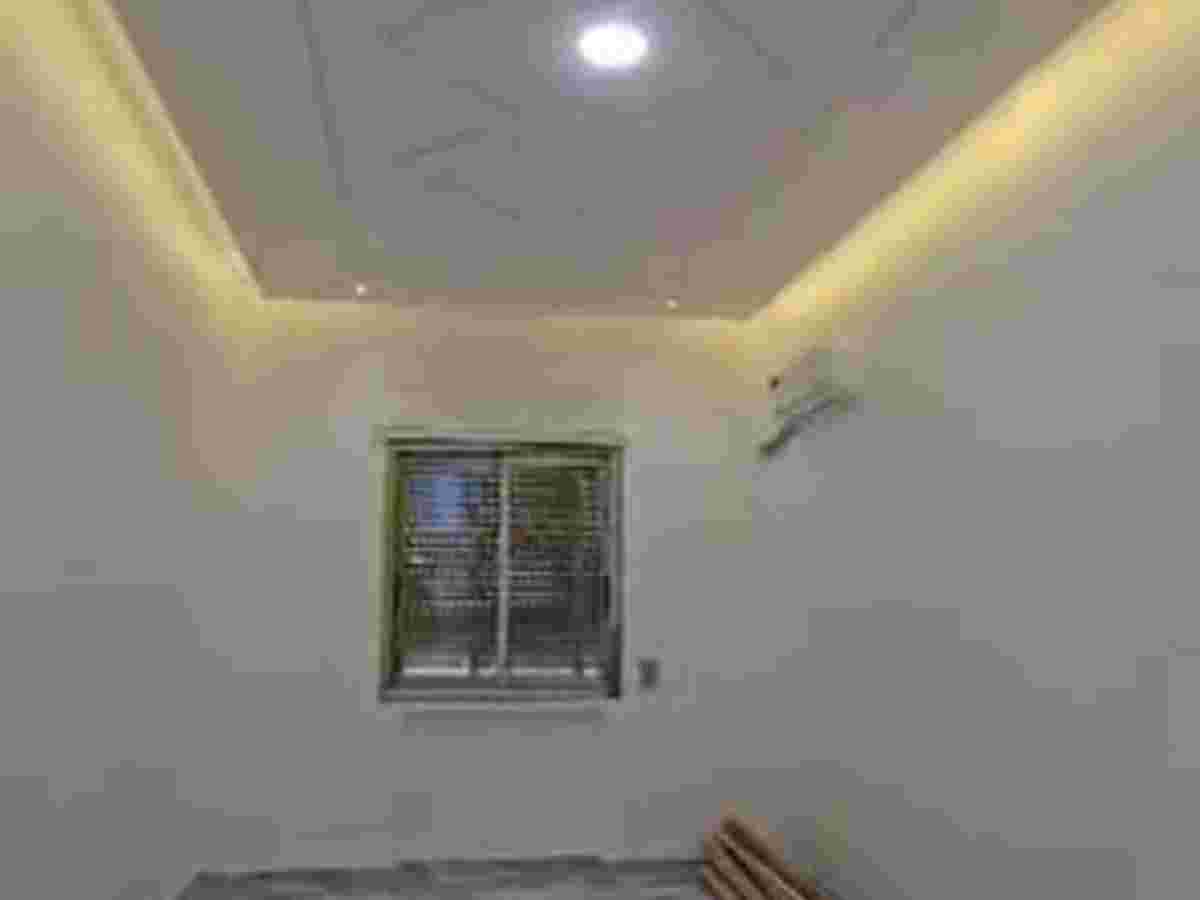 شقة 5 غرف طابق 4 للإيجار