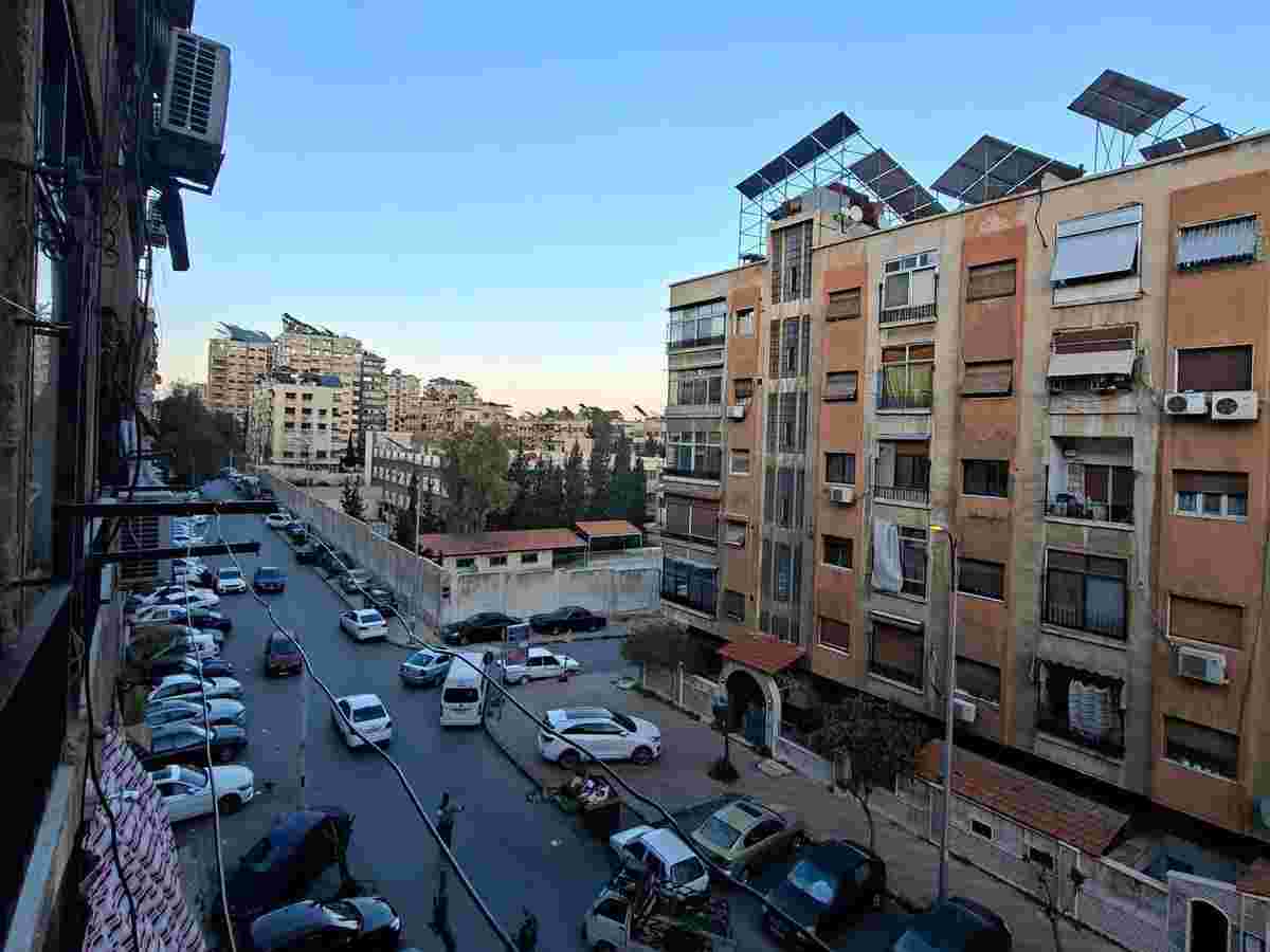شقة 2 غرف 1 صالات 100م² طابق 3 للبيع