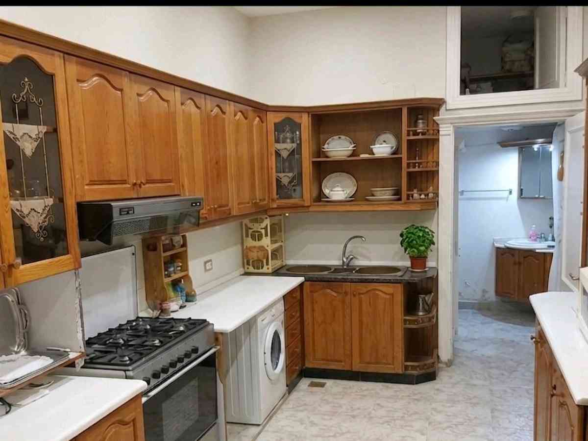 شقة 7 غرف 1 صالات 330م² طابق 2 للبيع