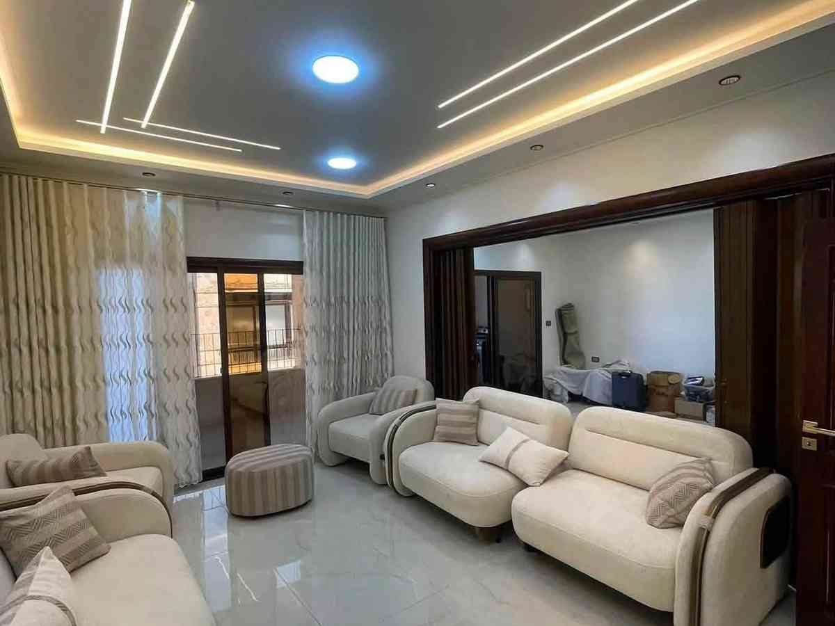 شقة 6 غرف 240م² طابق 3 للبيع
