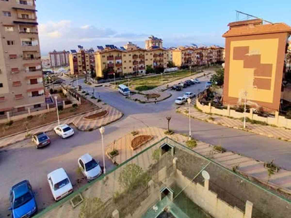شقة 2 غرف 1 صالات 90م² طابق 3 للبيع