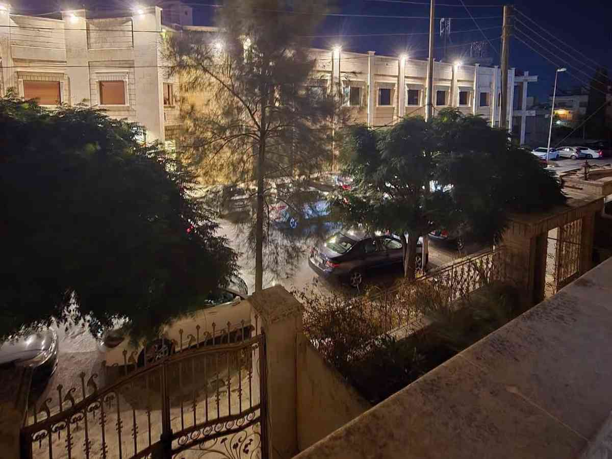 شقة 6 غرف طابق 1 للإيجار