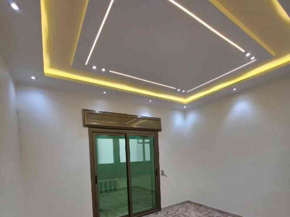 شقة 4 غرف 1 صالات طابق 1 للإيجار