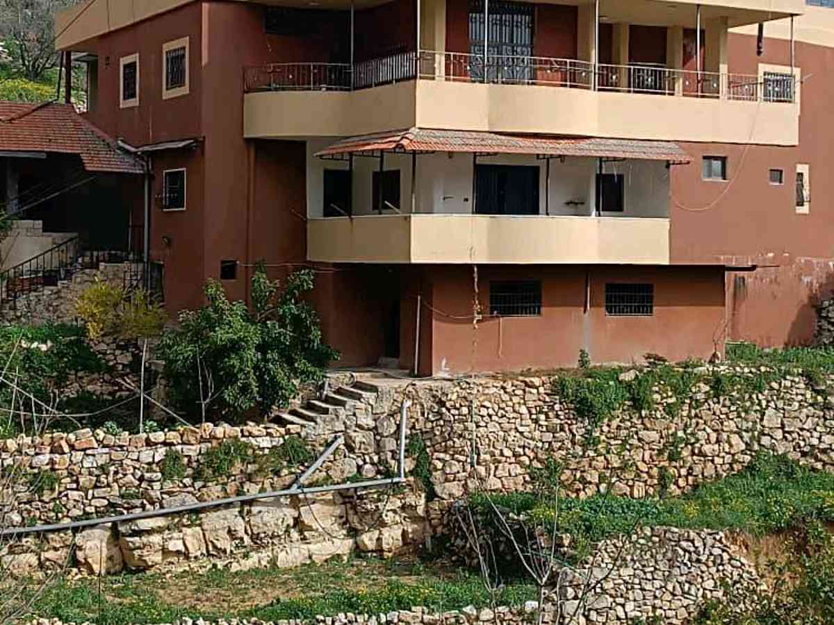 فيلا 5 غرف 3 صالات 800م² للبيع