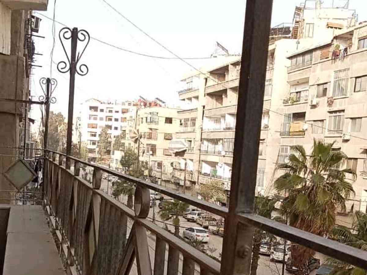 شقة 5 غرف 2 صالات 180م² طابق 2 للبيع