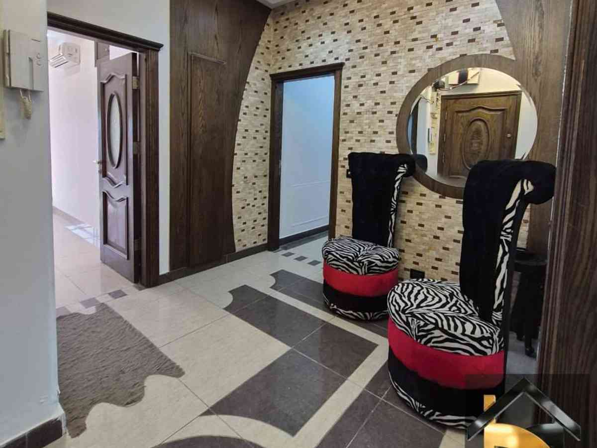 شقة 3 غرف 2 صالات 225م² طابق 2 مع فرش للبيع