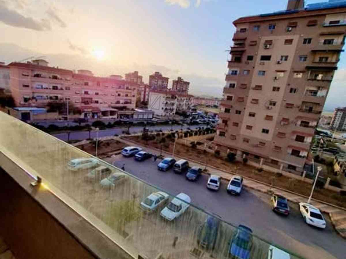 شقة 2 غرف 1 صالات 90م² طابق 3 للبيع
