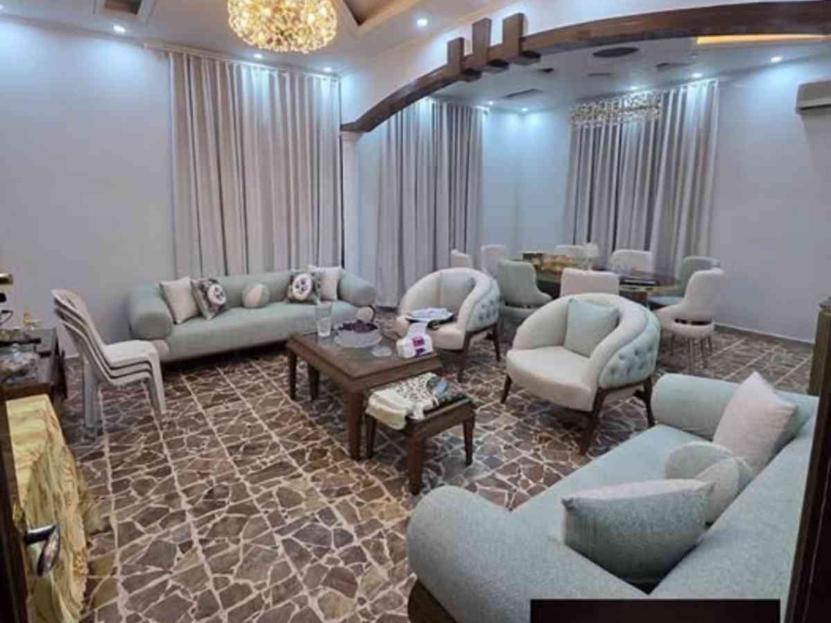 شقة 6 غرف 250م² طابق 2 للبيع