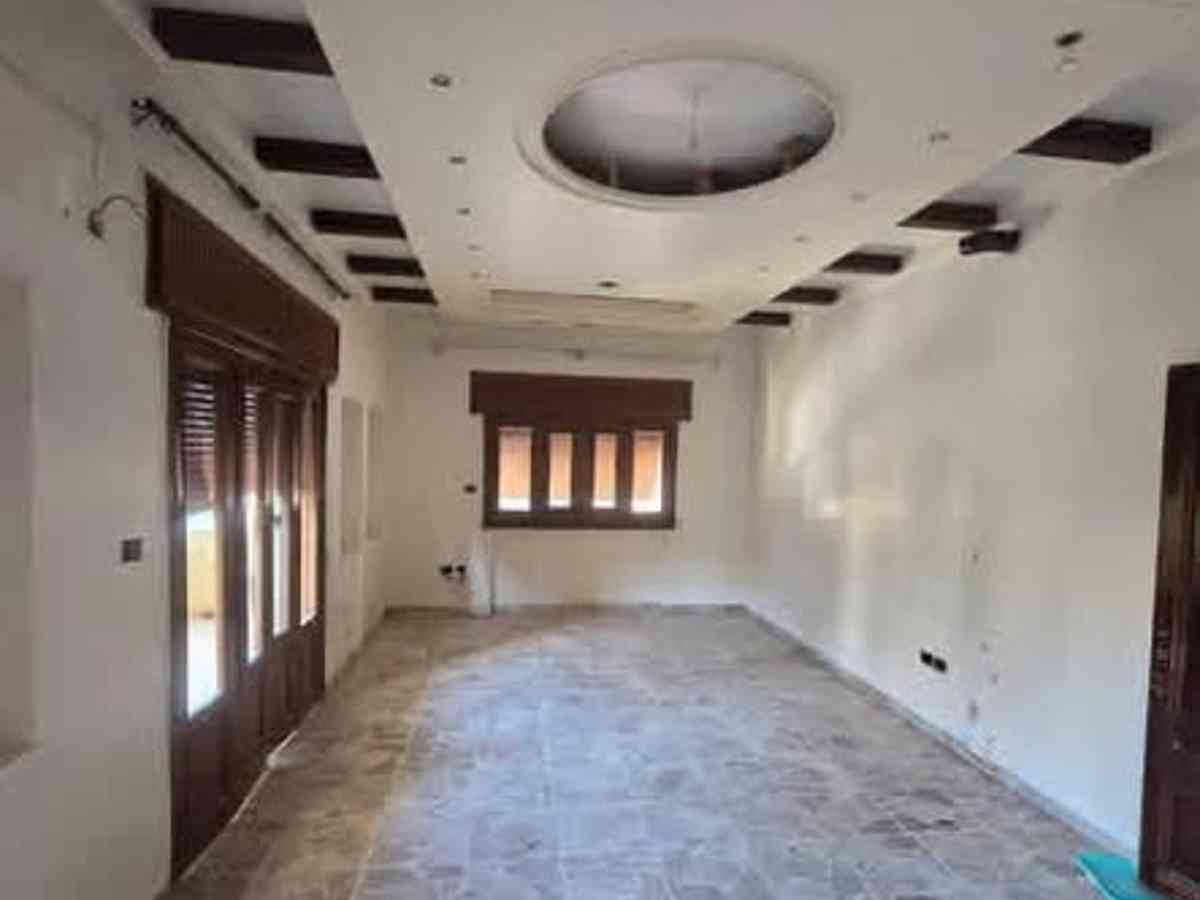 شقة 6 غرف طابق 1 للإيجار