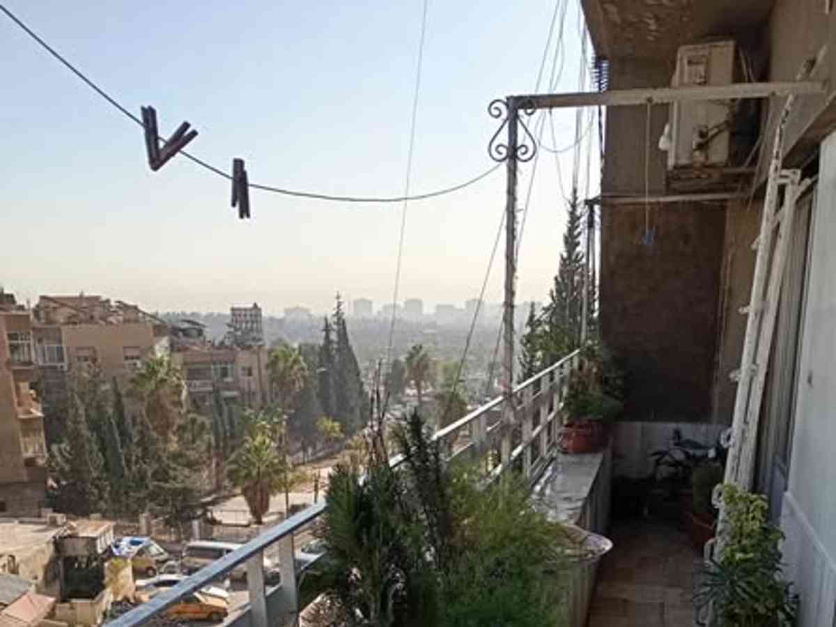 شقة 2 غرف 1 صالات طابق 3 مع فرش للإيجار