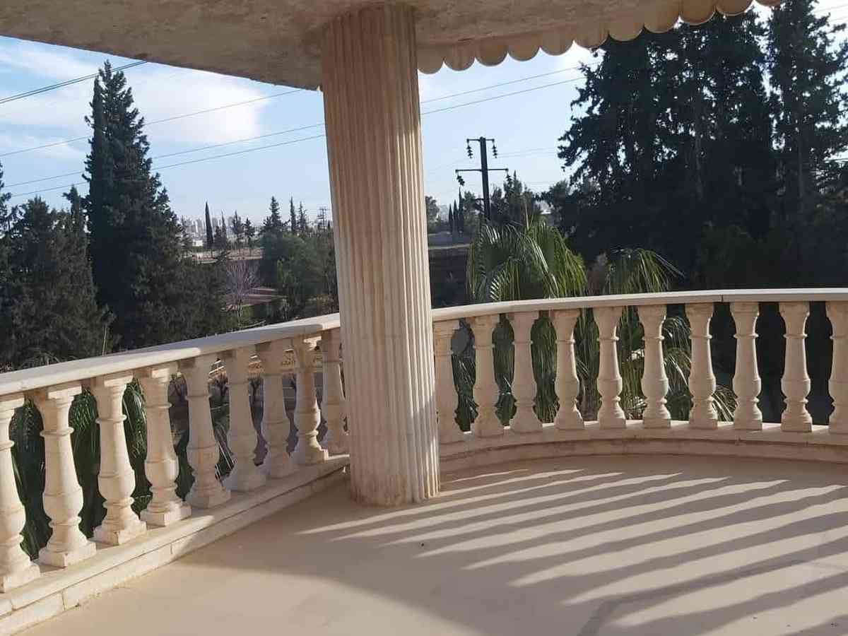 فيلا 11 غرف 5 صالات 600م² للبيع