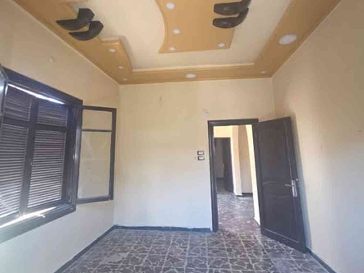 شقة 5 غرف طابق 3 للبيع