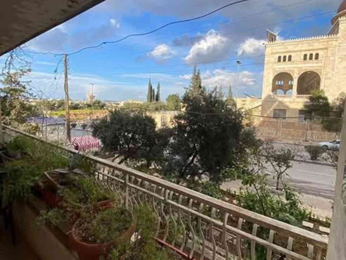 شقة 6 غرف طابق 1 مع فرش للإيجار
